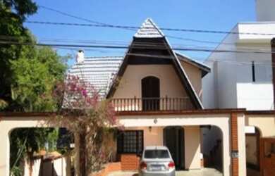 Imagem: A casa em condomínio possui 3 Dormitórios, 3 Banheiros, 2