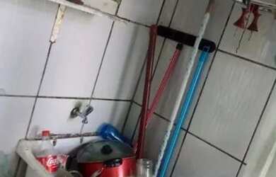Imagem: O apartamento possui 2 Dormitórios, 1 Banheiro, 1 Vaga na garagem