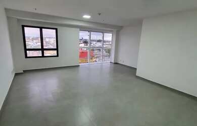 Imagem: O depósito possui 1 Vaga na garagem, 37m² de Área e está