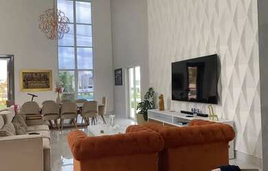 Imagem: A casa em condomínio possui 4 Dormitórios, 5 Banheiros, 4