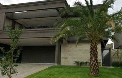 Imagem: A casa em condomínio possui 5 Dormitórios, 5 Banheiros, 5