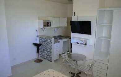 Imagem: O apartamento possui 1 Dormitório, 1 Banheiro, 1 Vaga na garagem