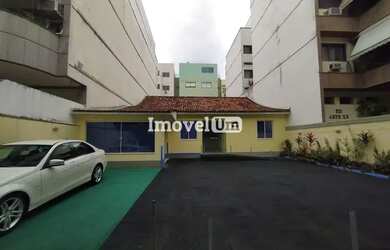 Imagem: A casa em condomínio à venda possui 5 Dormitórios, 4 Banheiros