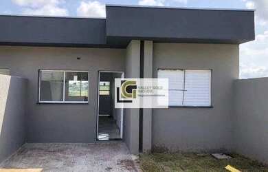 Imagem: A casa possui 2 Dormitórios, 1 Banheiro, 2 Vagas na garagem