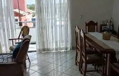 Imagem: A casa em condomínio possui 4 Dormitórios, 2 Banheiros, 4