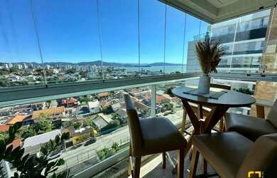 Imagem: O apartamento possui 3 Dormitórios, 2 Banheiros, 1 Vaga na