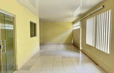 Imagem 5: Casa térrea com 4/4 sendo 3 destes suítes, Edicula com churrasqueira...