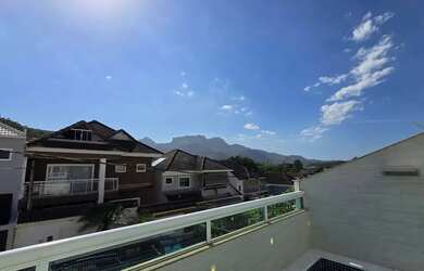 Imagem: A casa em condomínio possui 5 Dormitórios, 5 Banheiros, 4