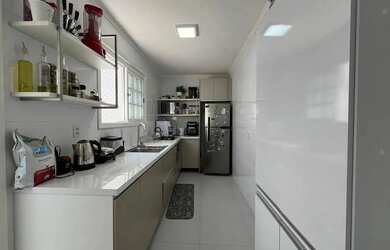 Imagem 10: Apartamento à venda/ Três dorm/ Elevador/Garagem/ Amplo/ Bem Localizado