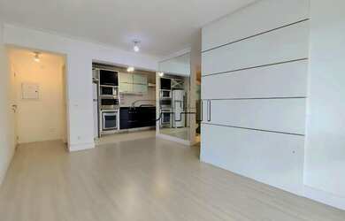 Imagem: O apartamento possui 2 Dormitórios, 2 Banheiros, 2 Vagas na