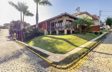 Imagem: Casa à venda com 3 quartos em Santa Felicidade em Curitiba