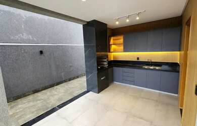 Imagem 9: Sobrado para venda possui 246 metros quadrados com 4 quartos