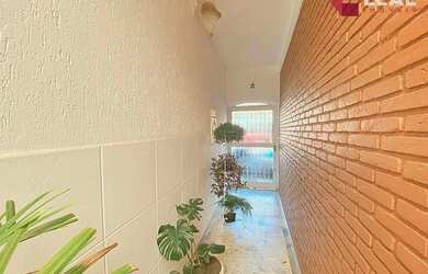 Imagem 4: Casa com finalidade comercial, com 3 dormitórios à venda, 303 m² por R$ 2.000.000 - Medici