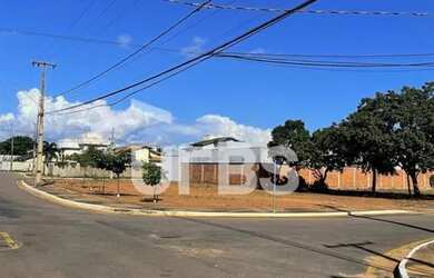 Imagem: O terreno possui 408m² de Área e está localizado em Plano