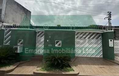 Imagem: A casa possui 3 Dormitórios, 1 Banheiro, 3 Vagas na garagem