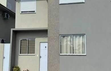 Imagem: A casa em condomínio possui 3 Dormitórios, 2 Banheiros, 2