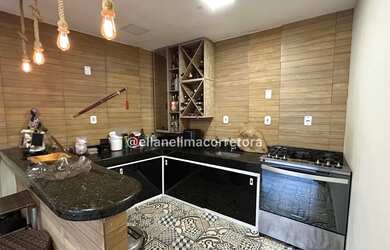 Imagem: A casa em condomínio possui 4 Dormitórios, 5 Banheiros, 2