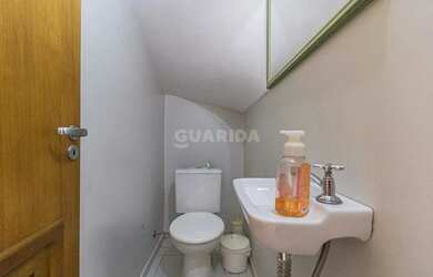 Imagem 9: Casa residencial com 2 dormitórios, sendo 2 suíte, no estilo sobrado...