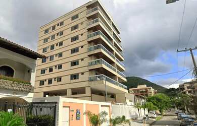 Imagem: O apartamento possui 3 Dormitórios, 1 Banheiro, 1 Vaga na garagem