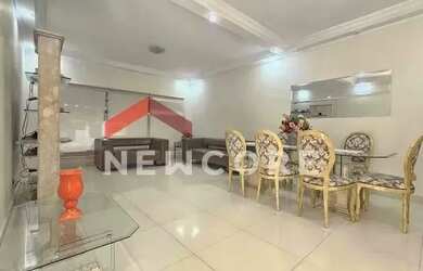 Imagem: A casa possui 4 Dormitórios, 4 Banheiros, 2 Vagas na garagem