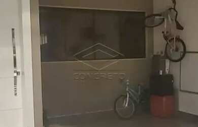 Imagem: A casa possui 2 Dormitórios, 2 Banheiros, 2 Vagas na garagem