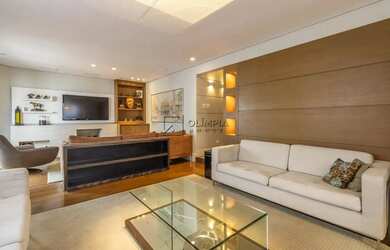 Imagem: O apartamento possui 4 Dormitórios, 3 Banheiros, 4 Vagas na