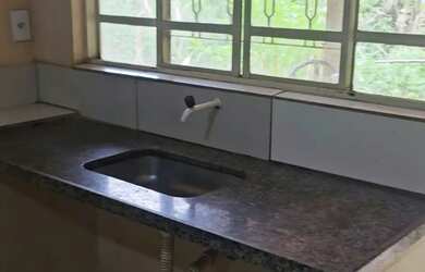 Imagem: A casa possui 2 Dormitórios, 1 Banheiro, 3 Vagas na garagem