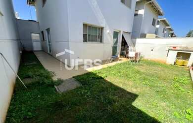 Imagem: A casa em condomínio possui 3 Dormitórios, 4 Banheiros, 2