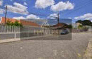 Imagem: A casa possui 4 Dormitórios, 3 Banheiros, 4 Vagas na garagem