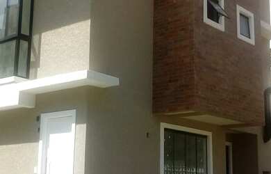 Imagem: A casa possui 2 Dormitórios, 1 Banheiro, 1 Vaga na garagem