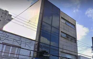 Imagem: O depósito possui 5 Vagas na garagem, 450m² de Área e está