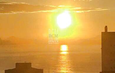 Imagem: O apartamento possui 4 Dormitórios, 2 Banheiros, 2 Vagas na