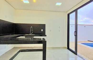 Imagem 4: Casa de condomínio térrea com piscina para venda possui 152 metros quadrados...