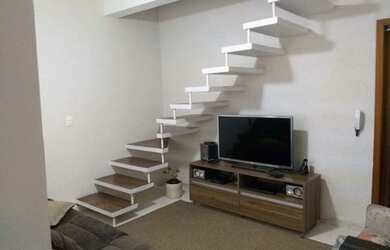 Imagem: A casa possui 2 Dormitórios, 2 Banheiros, 1 Vaga na garagem