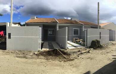 Imagem: A casa possui 2 Dormitórios, 1 Banheiro, 1 Vaga na garagem