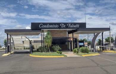 Imagem: A casa em condomínio possui 2 Dormitórios, 1 Banheiro, 1 Vaga