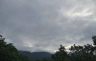 Imagem: A casa em condomínio possui 3 Dormitórios, 3 Banheiros e