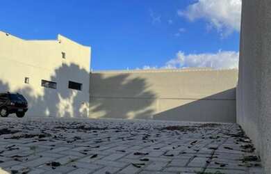 Imagem: O depósito possui 350m² de Área e está localizado em Guaraituba