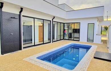 Imagem 11: Casa de condomínio térrea com piscina para venda possui 152 metros quadrados...