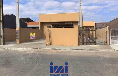 Imagem: A casa possui 2 Dormitórios, 1 Banheiro, 1 Vaga na garagem