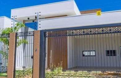 Imagem: A casa possui 3 Dormitórios, 4 Banheiros, 2 Vagas na garagem