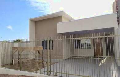 Imagem: A casa possui 2 Dormitórios, 1 Banheiro, 1 Vaga na garagem