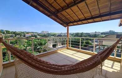 Imagem: A casa em condomínio possui 4 Dormitórios, 5 Banheiros, 5