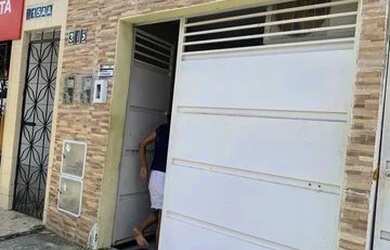 Imagem: A casa possui 3 Dormitórios, 2 Banheiros, 80m² de Área e