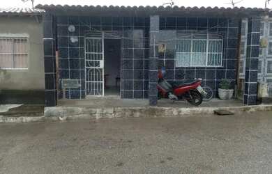 Imagem: A casa possui 2 Dormitórios, 1 Banheiro e está localizado