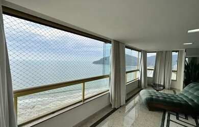 Imagem: O apartamento possui 4 Dormitórios, 5 Banheiros, 3 Vagas na