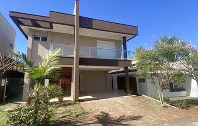 Imagem: A casa em condomínio possui 3 Dormitórios, 5 Banheiros, 2