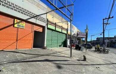 Imagem: O depósito possui 2 Vagas na garagem, 110m² de Área e está