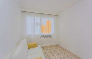 Imagem: O apartamento possui 1 Dormitório, 1 Banheiro, 1 Vaga na garagem