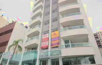 Imagem: O apartamento possui 3 Dormitórios, 1 Banheiro, 2 Vagas na